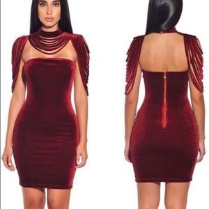 Miss Circle: Victoria collar velvet bodycon